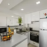 Lazuli Sea View Beachfront Ap 253 * Larnaca