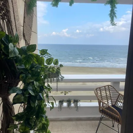 Lazuli Sea View Beachfront Ap 253 Larnaca