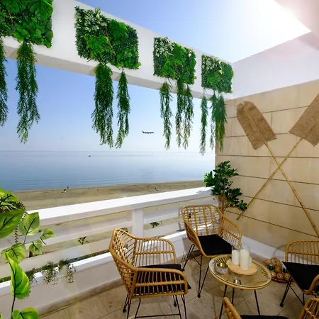 Lazuli Sea View Beachfront Ap 253 Апартаменти