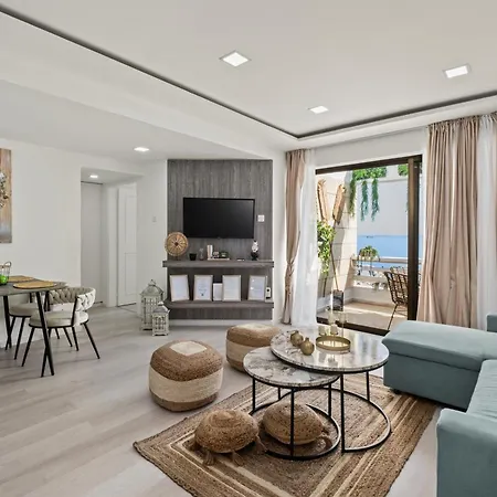 Lazuli Sea View Beachfront Ap 253 * Ларнака