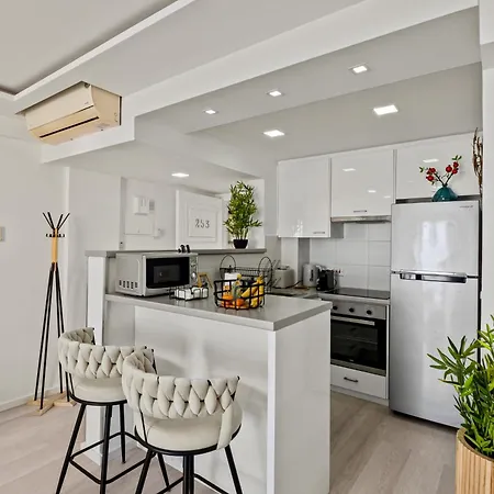 Lazuli Sea View Beachfront Ap 253