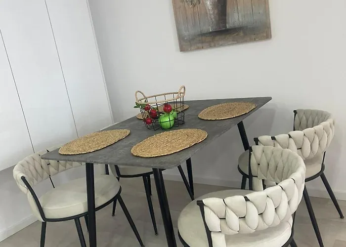 Lazuli Sea View Beachfront Ap 253 * ラルナカ