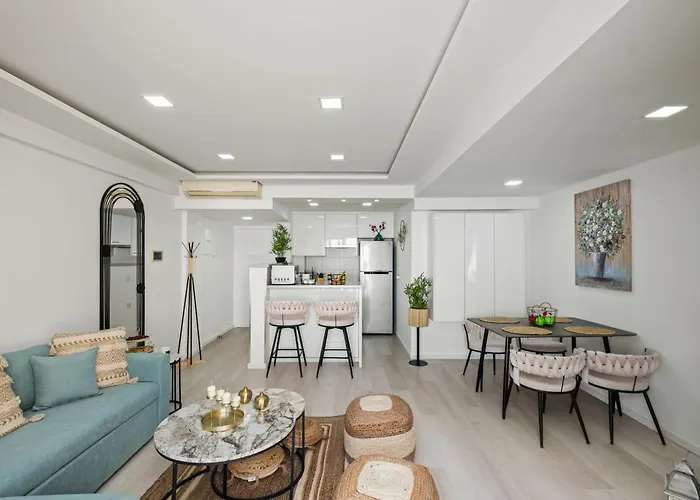 Lazuli Sea View Beachfront Ap 253 Ларнака