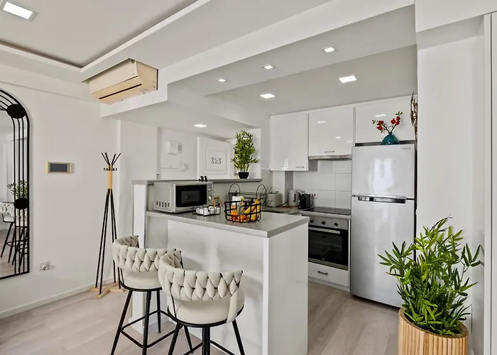 Lazuli Sea View Beachfront Ap 253