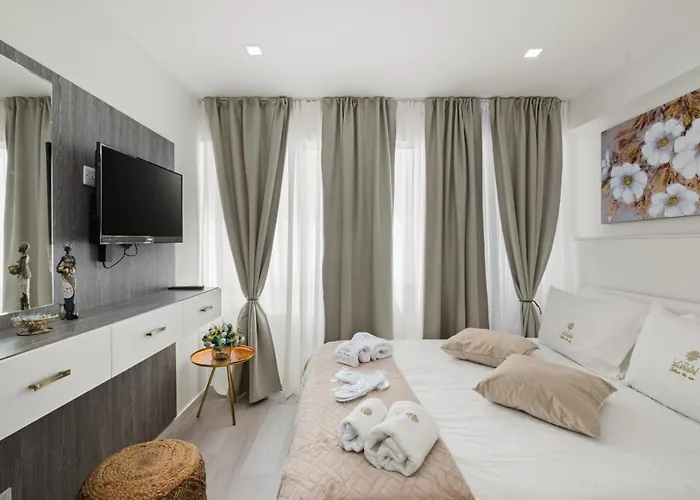 Lazuli Sea View Beachfront Ap 253 Апартаменти