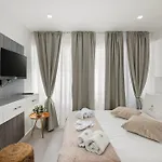 Lazuli Sea View Beachfront Ap 253 Apartment