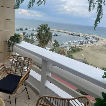 Lazuli Sea View Beachfront Ap 253 * 拉纳卡