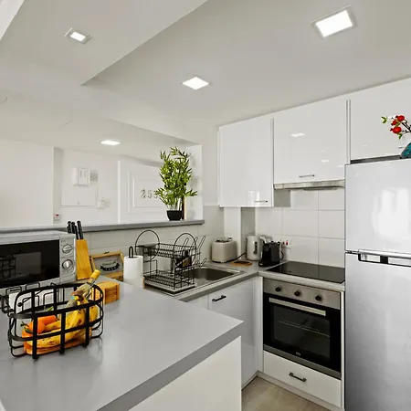 Lazuli Sea View Beachfront Ap 253 * Larnaka