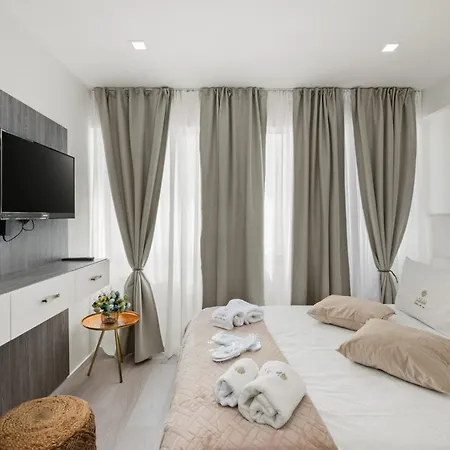 Lazuli Sea View Beachfront Ap 253 Apartment