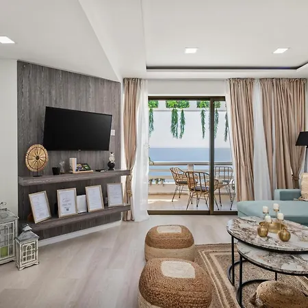 Апартаменти Lazuli Sea View Beachfront Ap 253